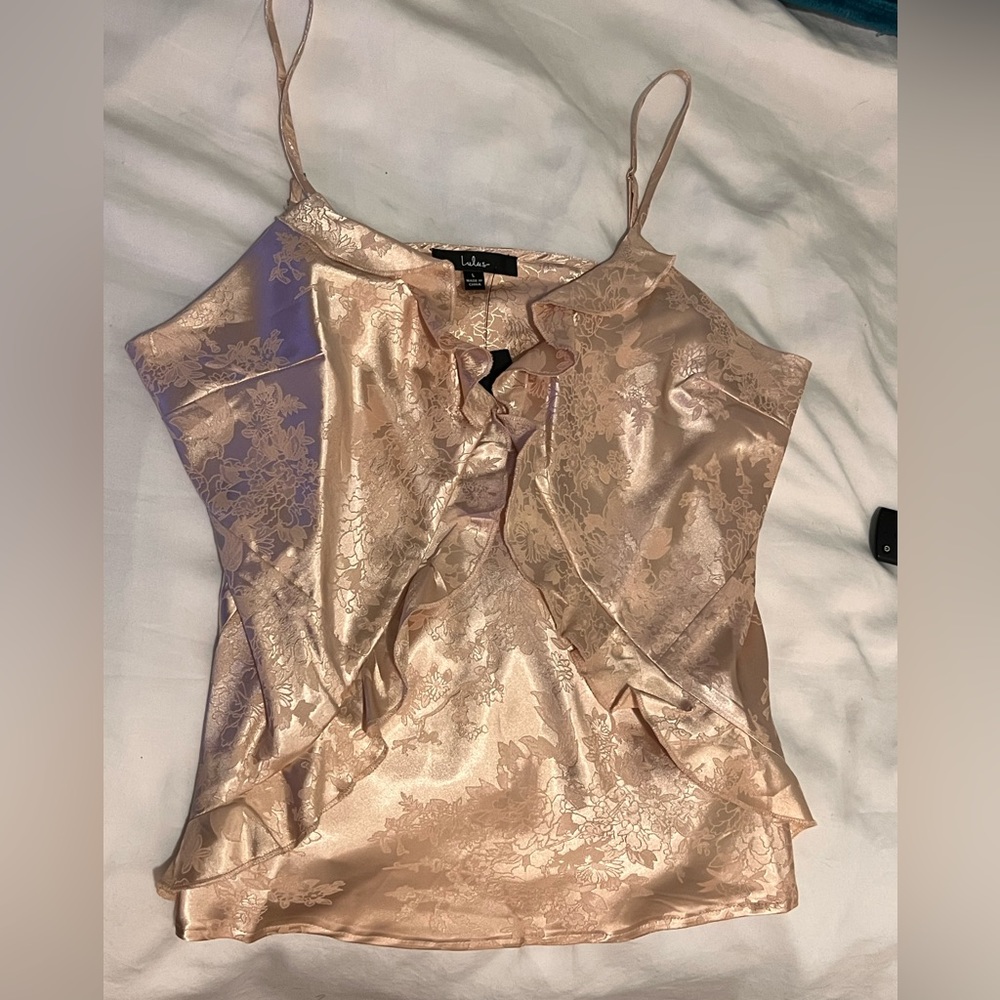 New unworn blush ruffled cami top - Lulu’s size Large